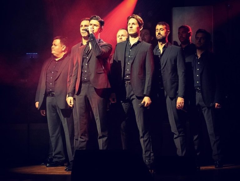 THE 12 TENORS - Music of the World Tour