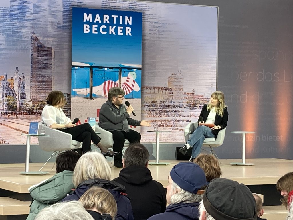 Martin Becker auf einer Lesung während der Leipziger Buchmesse 2024